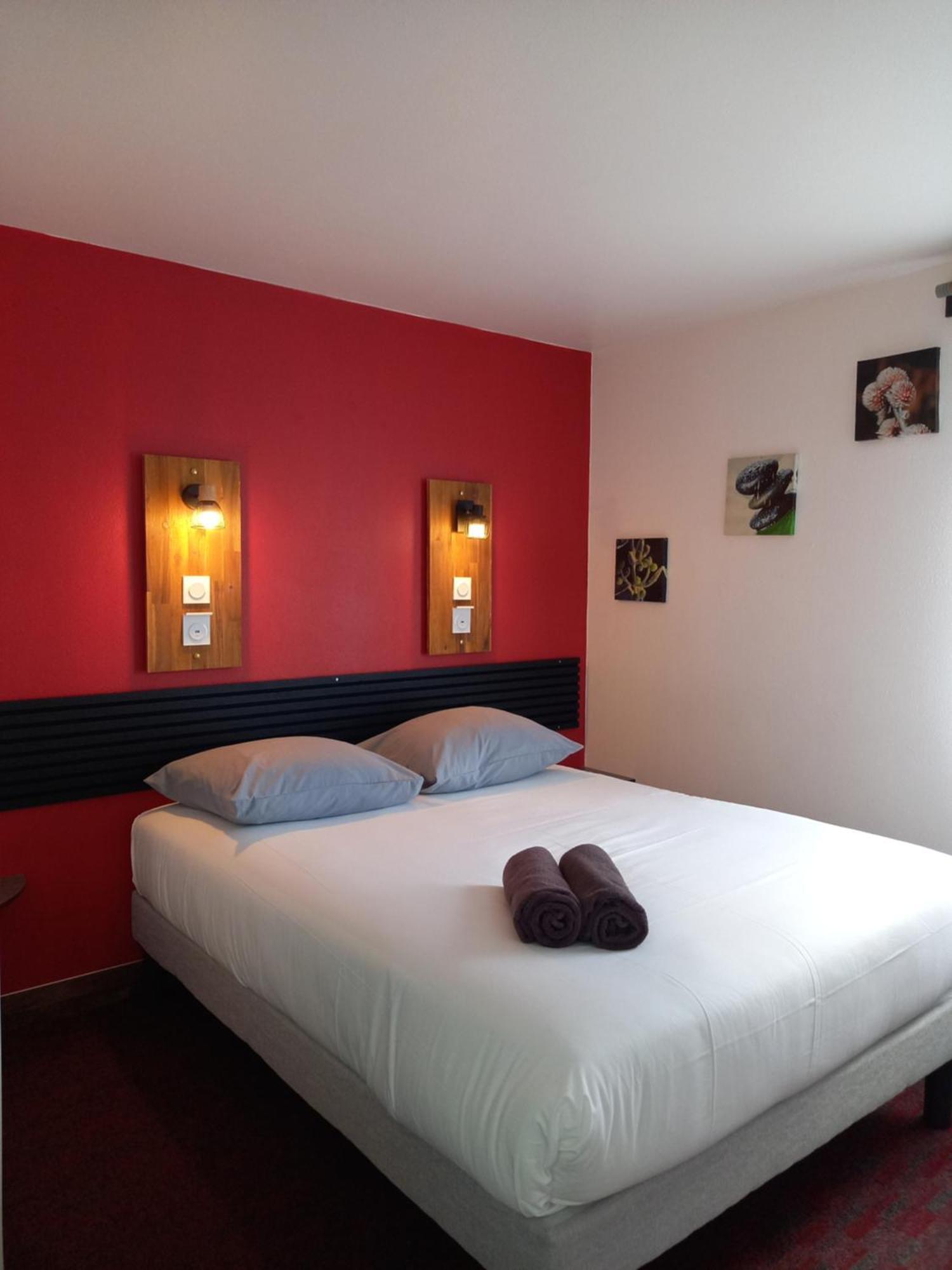 Kyriad Direct Saintes Exterior foto
