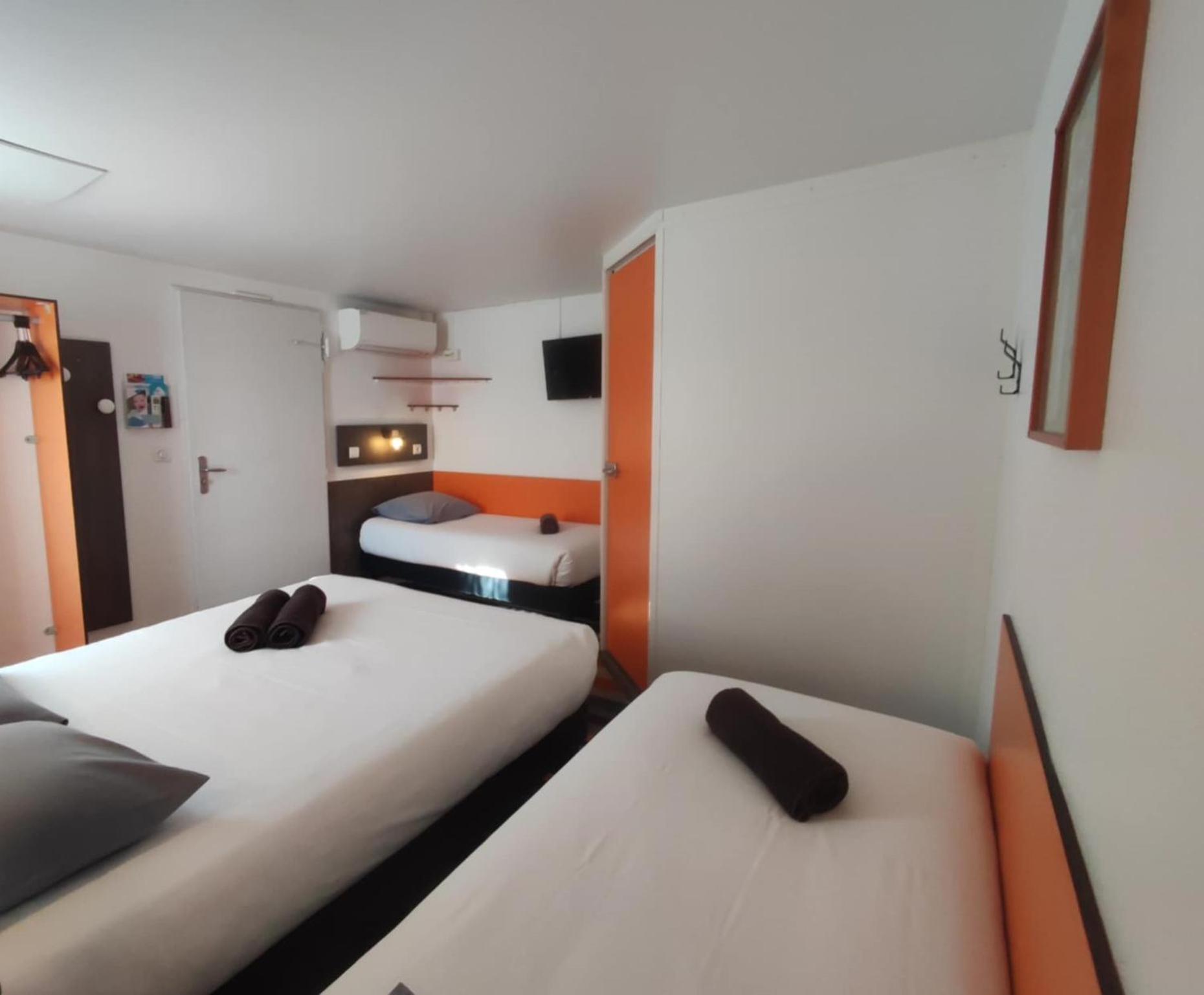 Kyriad Direct Saintes Exterior foto