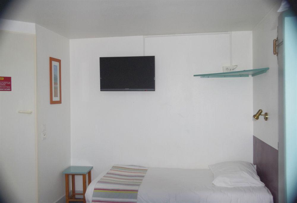Kyriad Direct Saintes Exterior foto