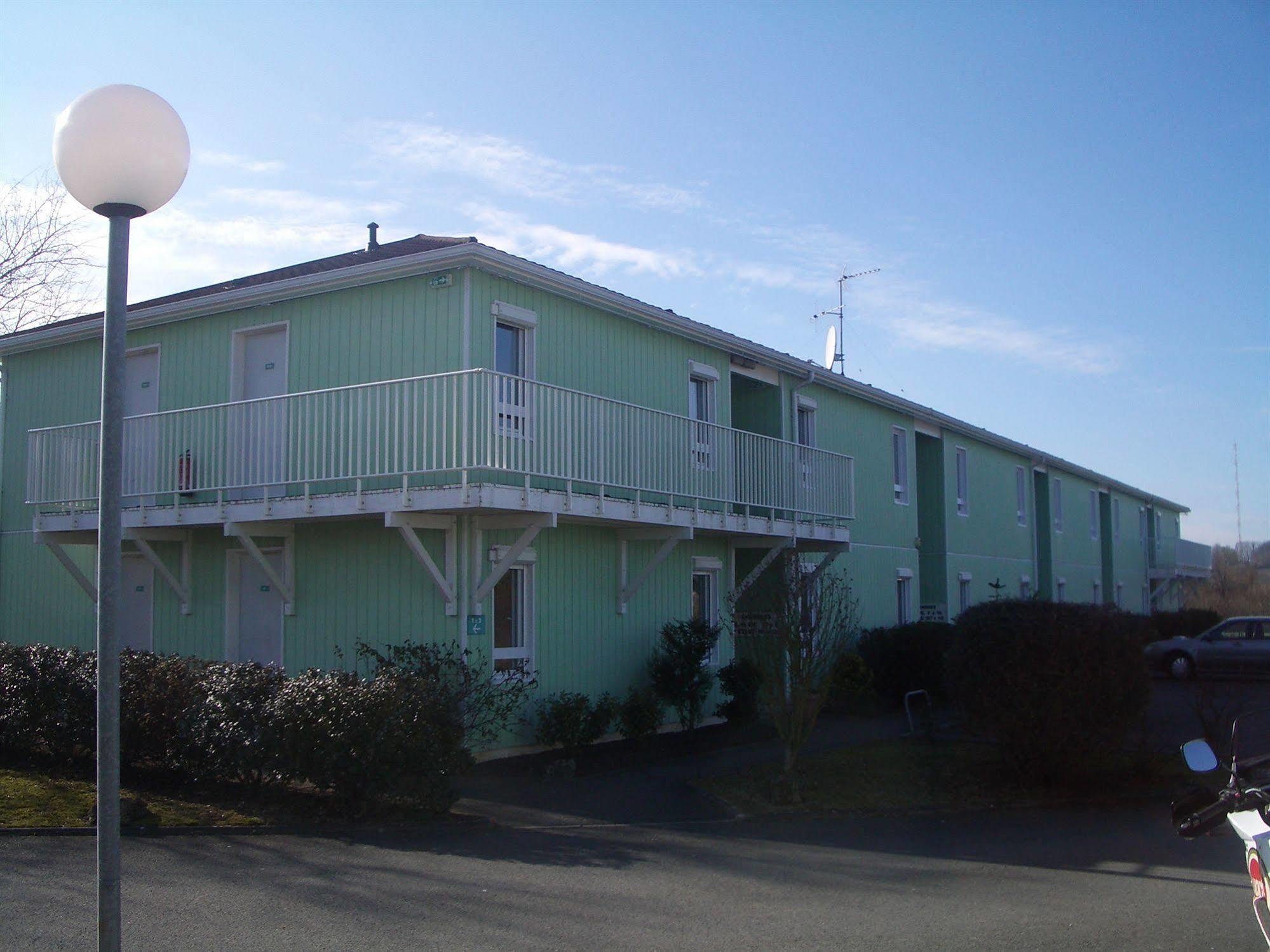Kyriad Direct Saintes Exterior foto